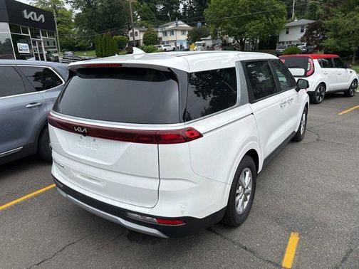 2022 Kia Carnival LXS
