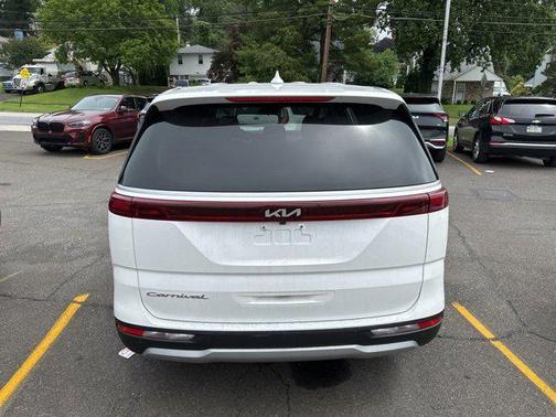 2022 Kia Carnival LXS
