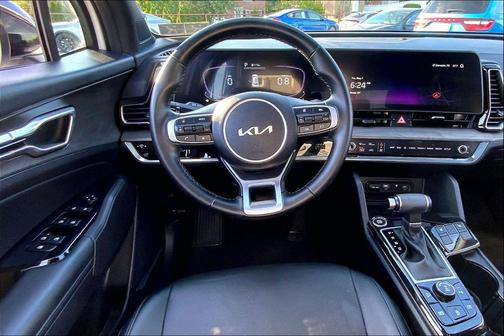 Glacial White Pearl 2023 Kia Sportage X-Line