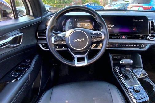 Glacial White Pearl 2023 Kia Sportage X-Line