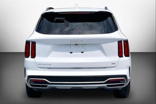 Glacial White Pearl 2023 Kia Sorento SX