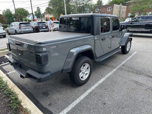 2022 Jeep Gladiator Sport S
