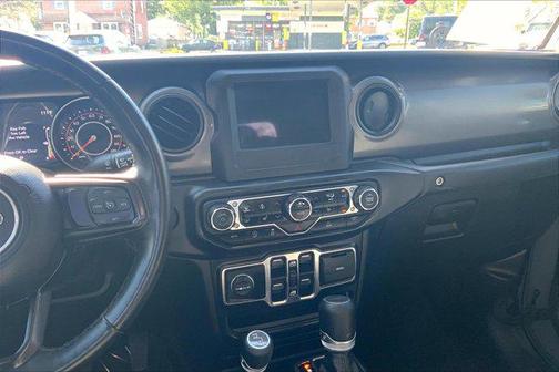 2022 Jeep Gladiator Sport S