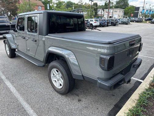 2022 Jeep Gladiator Sport S