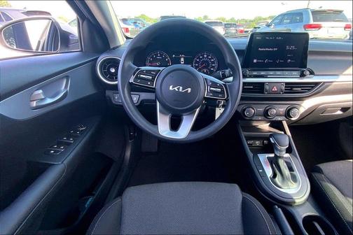 Snow White Pearl 2024 Kia Forte LXS