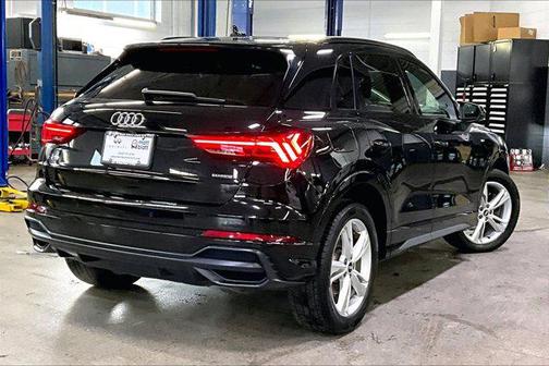 2022 Audi Q3 45 S line Premium