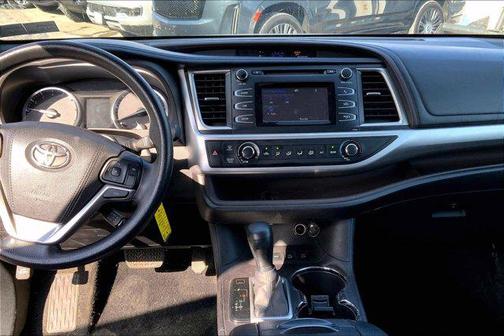 2016 Toyota Highlander LE