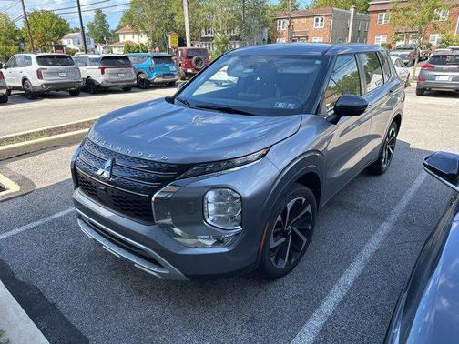 2022 Mitsubishi Outlander SE