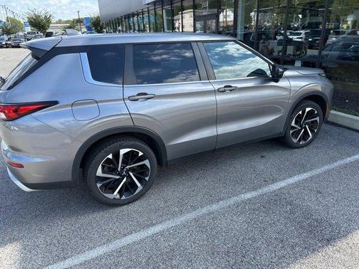 2022 Mitsubishi Outlander SE