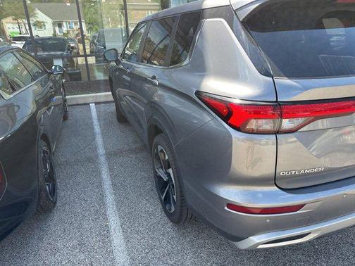 2022 Mitsubishi Outlander SE