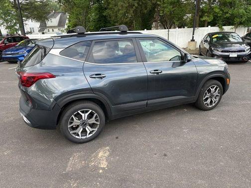 2023 Kia Seltos EX