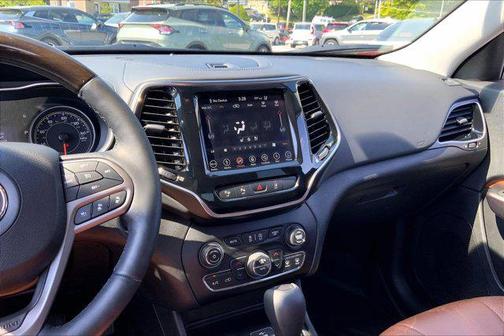 Velvet Red Pearlcoat 2019 Jeep Cherokee Overland