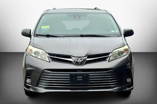 2018 Toyota Sienna XLE