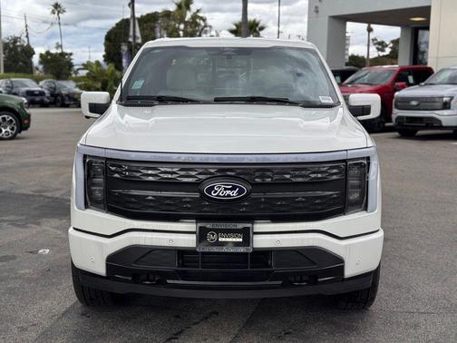 2025 Ford F-150 Lightning Platinum