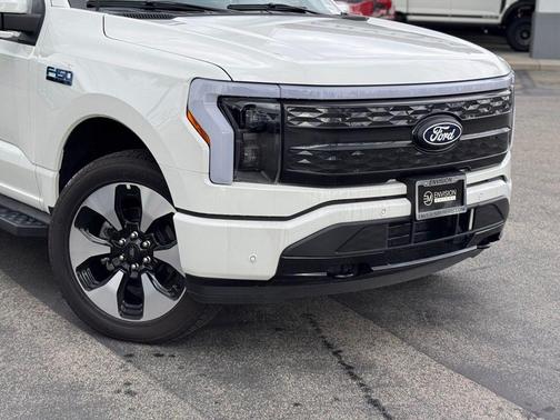 2025 Ford F-150 Lightning Platinum