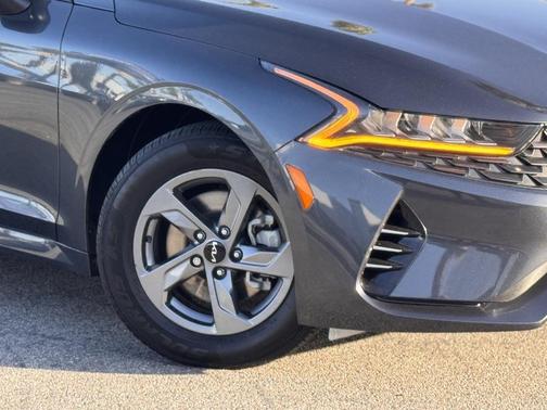 2022 Kia K5 LXS