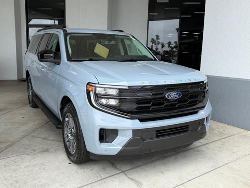 Glacier Gray Metallic Tri-Coat 2026 Ford Expedition Max Active 4x4