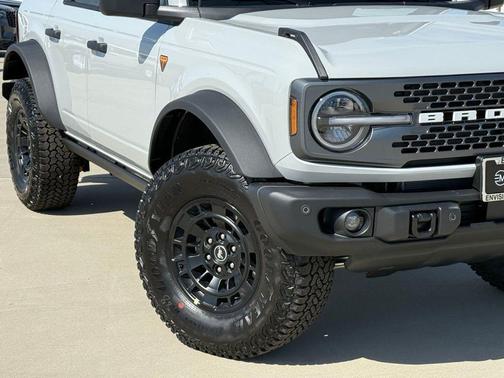 Avalanche Gray 2026 Ford Bronco Badlands