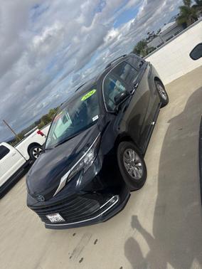 2024 Toyota Sienna XLE