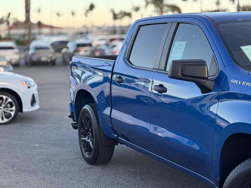 2022 Chevrolet Silverado 1500 Custom