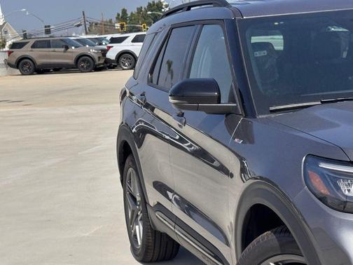 Carbonized Gray Metallic 2026 Ford Explorer ST-Line