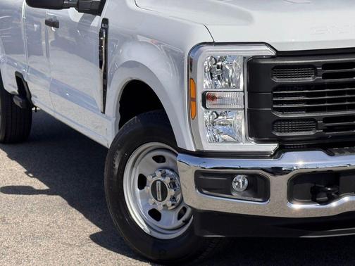 Oxford White 2024 Ford F-350 XL