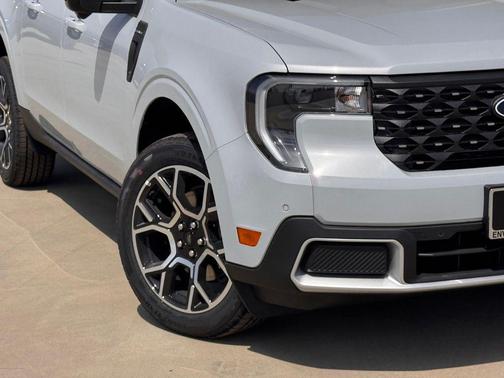 Space White Metallic 2026 Ford Maverick Lariat