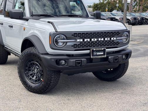Avalanche Gray 2026 Ford Bronco Badlands
