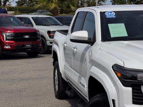 2025 Toyota Tacoma SR5