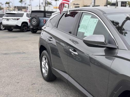 2023 Hyundai TUCSON SE