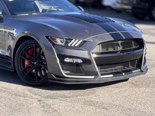 2021 Ford Shelby GT500 Base