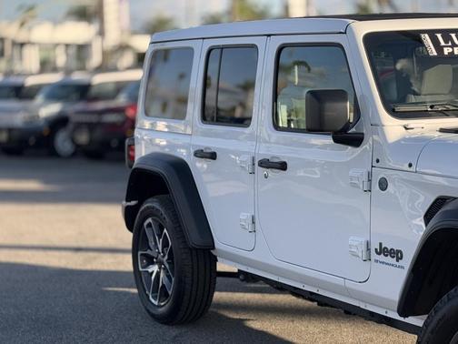 2025 Jeep Wrangler 4xe Sport S