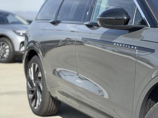 2025 Lincoln Nautilus Black Label