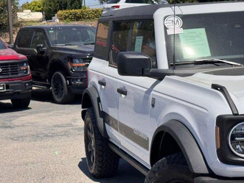 Oxford White 2025 Ford Bronco Big Bend