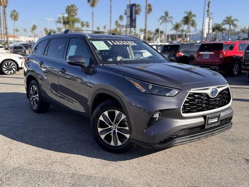 2022 Toyota Highlander Hybrid XLE