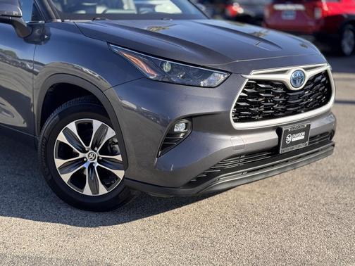 2022 Toyota Highlander Hybrid XLE