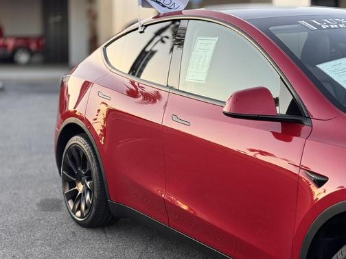 2023 Tesla Model Y Long Range Dual Motor All-Wheel Drive