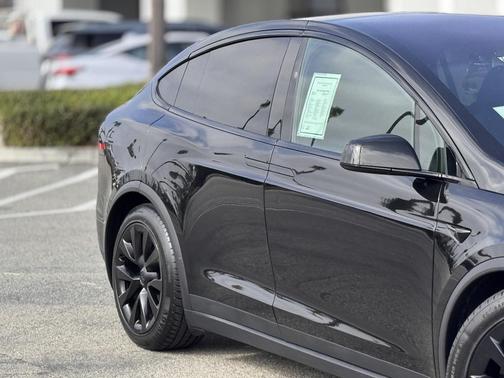 2022 Tesla Model X Plaid Tri Motor All-Wheel Drive