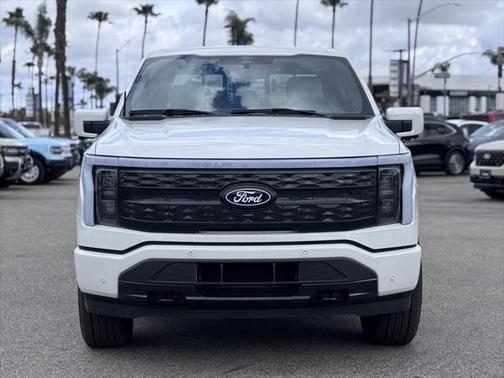 2025 Ford F-150 Lightning Platinum