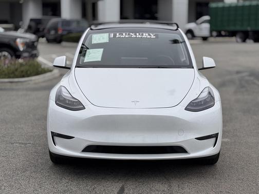 2023 Tesla Model Y Long Range Dual Motor All-Wheel Drive