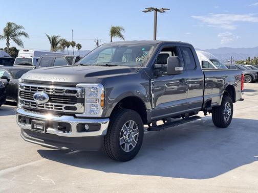 2025 Ford F-350 XLT