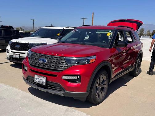 Rapid Red Metallic Tinted Clearcoat 2023 Ford Explorer XLT