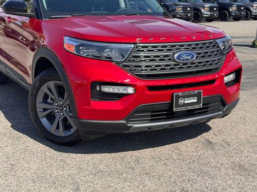 Rapid Red Metallic Tinted Clearcoat 2023 Ford Explorer XLT