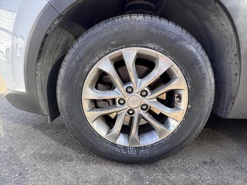 2019 Hyundai SANTA FE SE 2.4