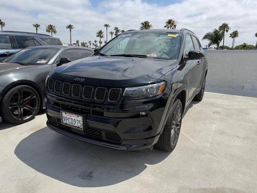 Diamond Black Crystal Pearlcoat 2024 Jeep Compass Limited