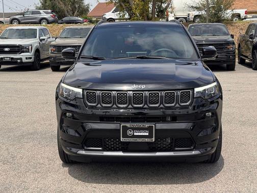 Diamond Black Crystal Pearlcoat 2024 Jeep Compass Limited