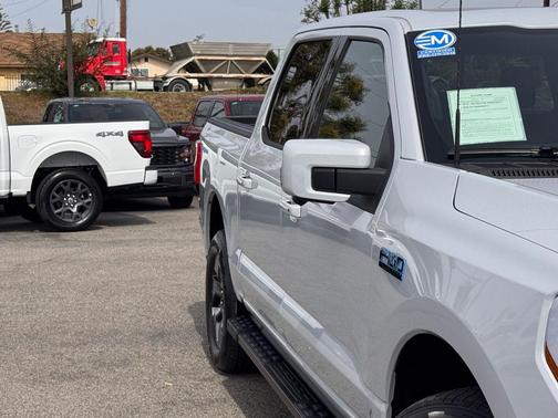 Space White Metallic 2025 Ford F-150 Lightning LARIAT
