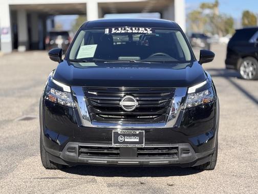 2022 Nissan Pathfinder S 2WD