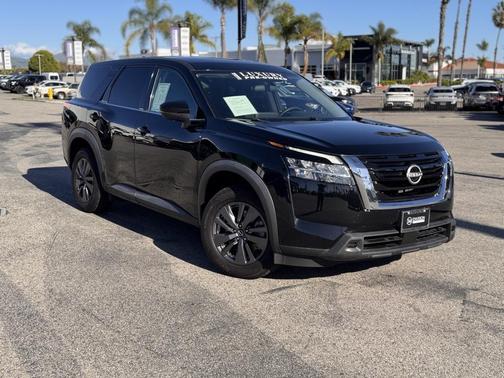 2022 Nissan Pathfinder S 2WD