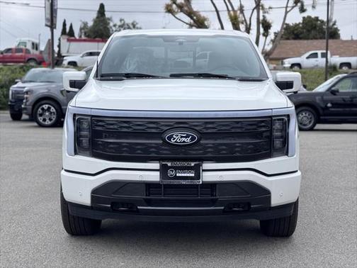 2025 Ford F-150 Lightning Platinum